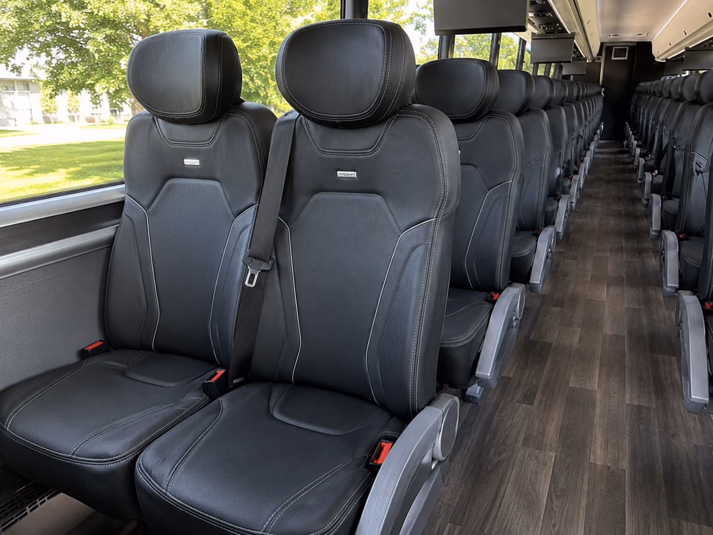 how the type of bus changes the price in lafayette louisiana