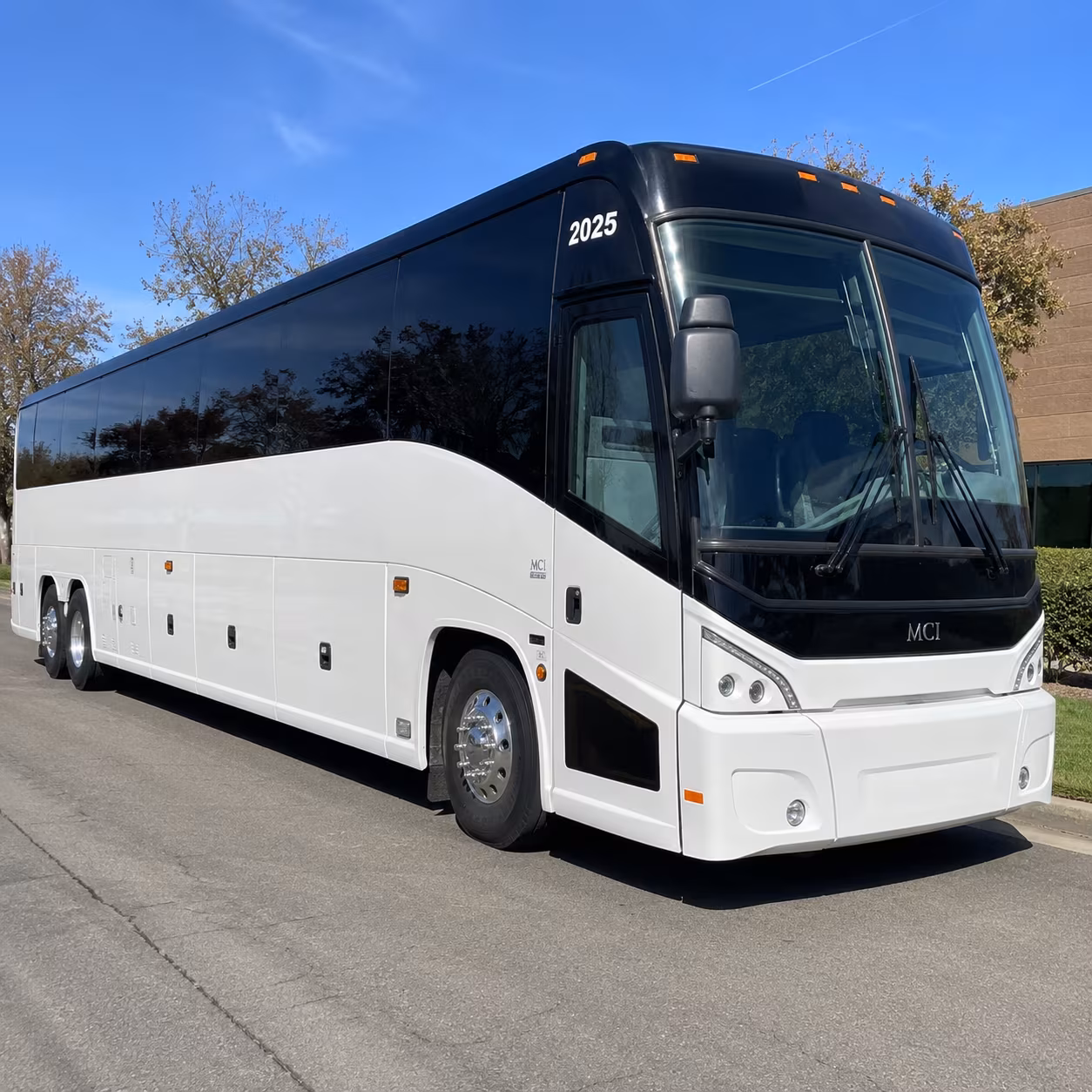 shuttle your team between hotels and the cajundome convention center